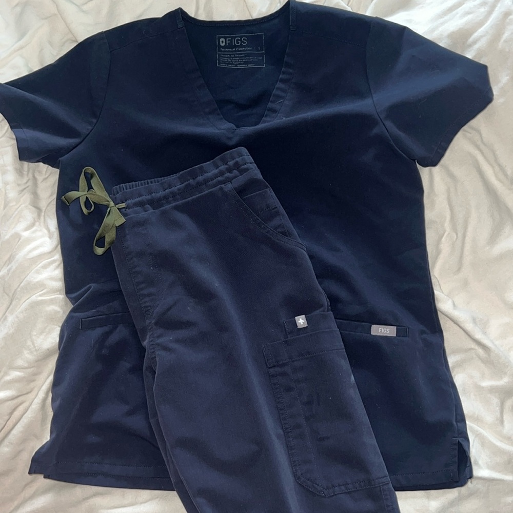 FIGS set in quiet navy